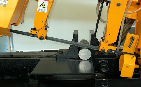 古蔺数控带锯床自动送料精度会出现偏差吗？